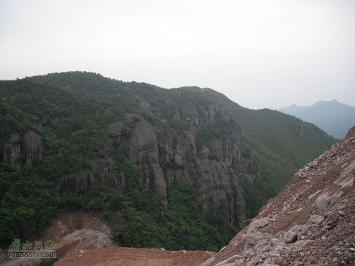 4.30仙居景星岩徒步盘山路往下看