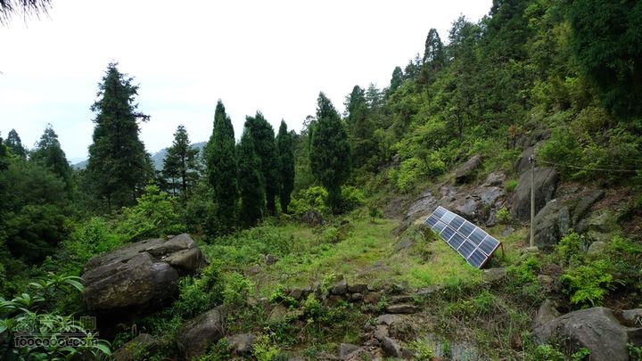 盘古楼尖穿越(桐岭-岷岗)林场用电全靠太阳能