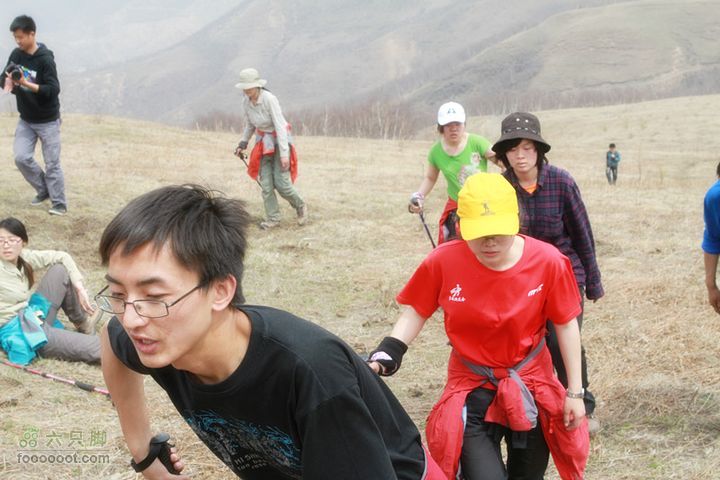 东灵山-西龙门涧-农大峰云社徒步穿越距离山顶不远了！