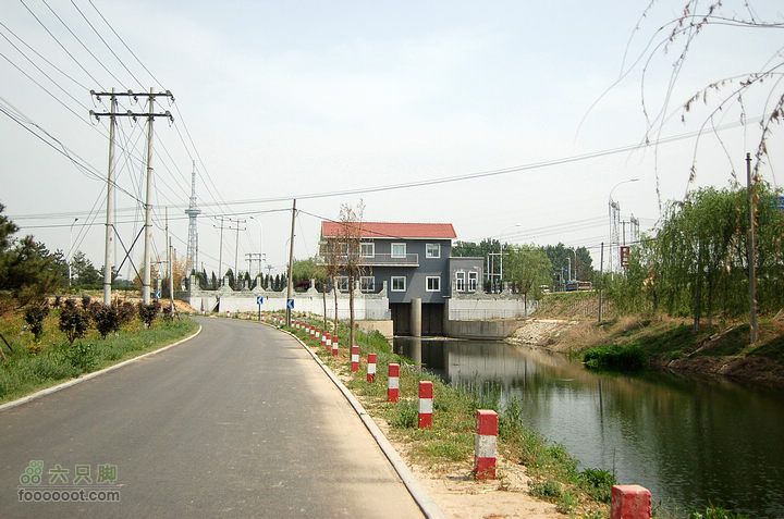 通州大运河森林公园两岸徒步这里需要在房子后绕一下