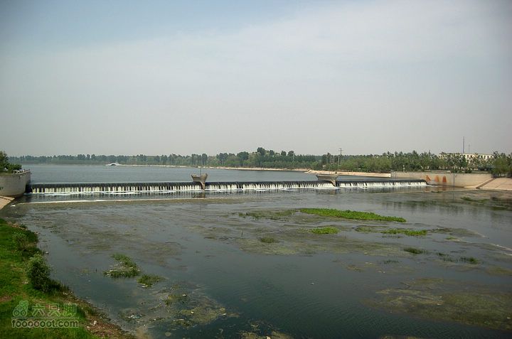 通州大运河森林公园两岸徒步甘棠桥橡胶坝。