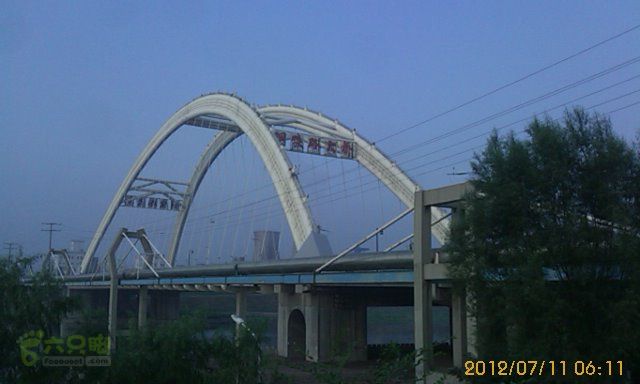晨练快走   家—七里河绿道—家钢铁路大桥侧面