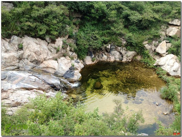 大岚峡谷天星湖之二峡谷内清澈的溪水