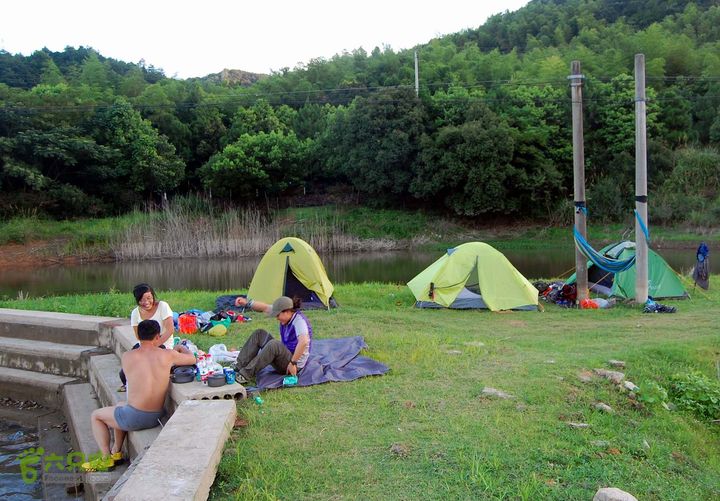 2012年08月4,5日九龙湖横溪村到三圣殿水库水库边露营处开始烧菜