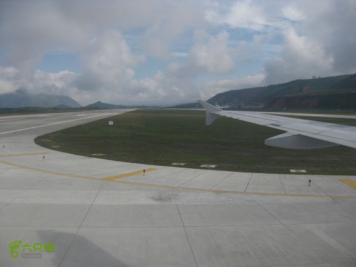 2012-8-22西安咸阳机场-四川九黄机场IMG_0327