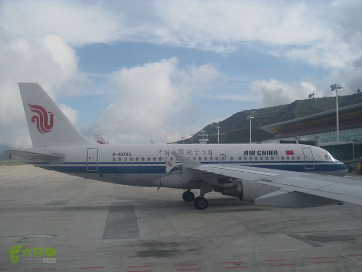 2012-8-22西安咸阳机场-四川九黄机场IMG_0329