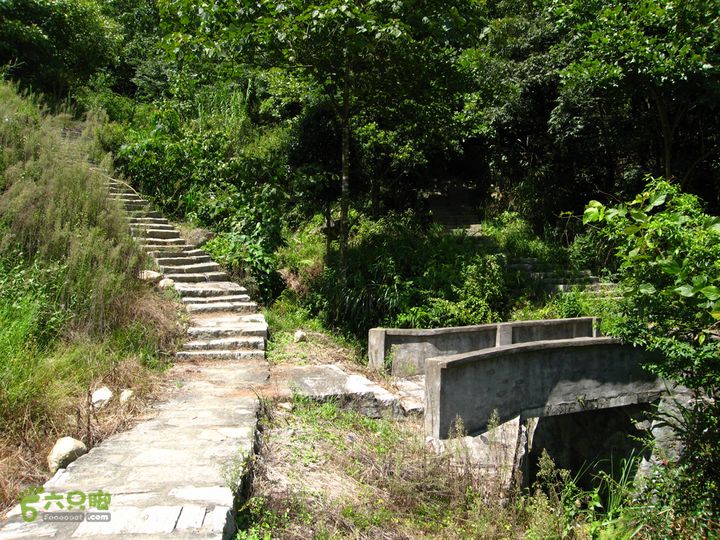 赤星村-昇山寺-叶洋-岭头-(龙潭)-森林公园南门岔道直行，右行回到灵岩石刻