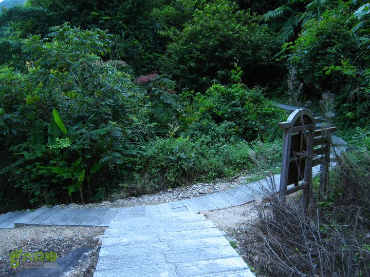 赤星村-昇山寺-叶洋-岭头-(龙潭)-森林公园南门左宋古驿道，右登山道