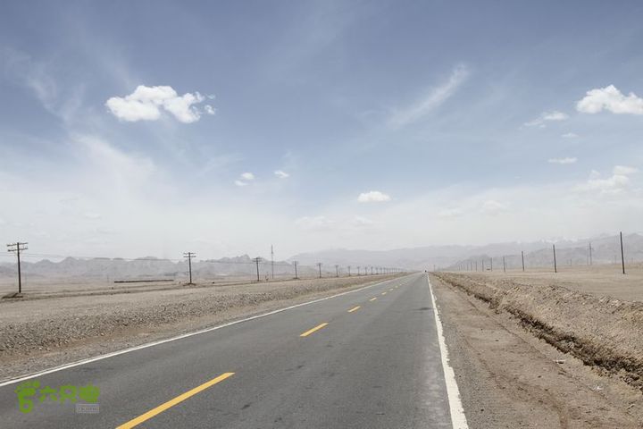 2011年青藏线徒步搭车之旅一望无际的荒
