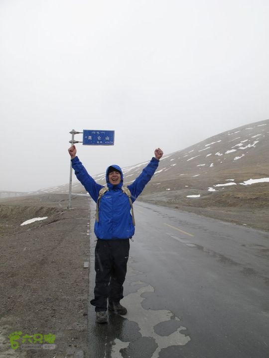 2011年青藏线徒步搭车之旅终于到昆仑山口了