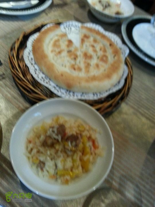 贵阳-新疆手抓饭和馕