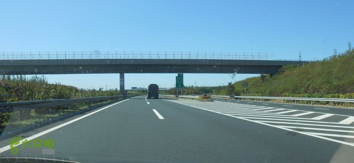 长春至北京 2012十一行又横穿一新修路桥---阜新东立交。