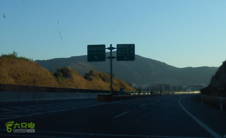 长春至北京 2012十一行第一个岔口： 左---秦皇岛， 右--北京/天津