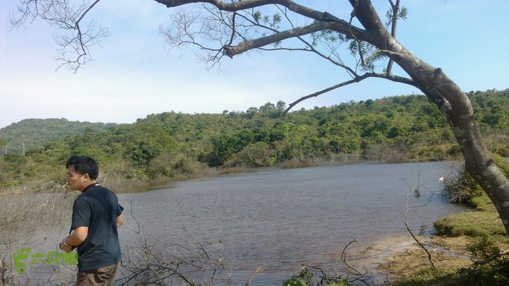 马峦山徒步…小梅沙上小梅沙下山顶池塘