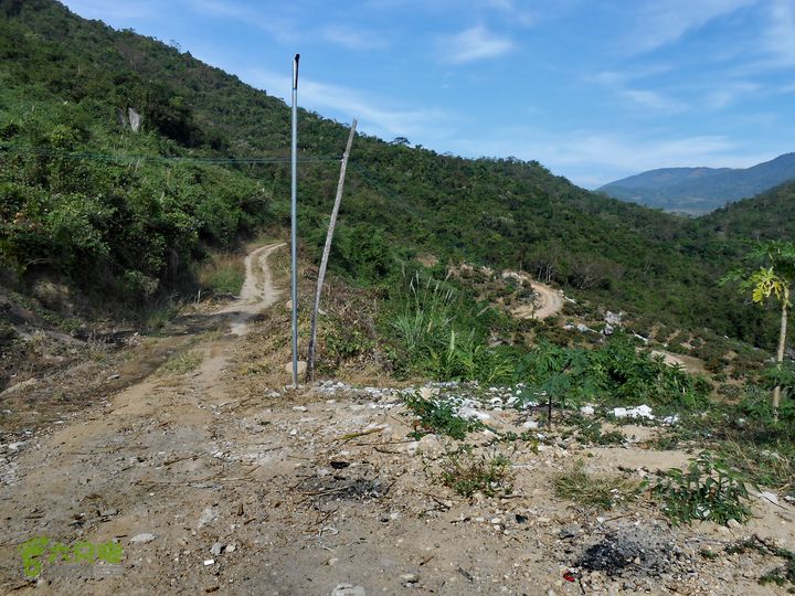 20130105--三亚福万岭山地骑行--大坡度碎石路DSCN2949