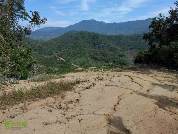 20130105--三亚福万岭山地骑行--大坡度碎石路DSCN2958