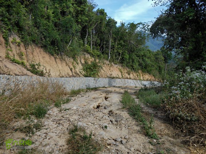 20130105--三亚福万岭山地骑行--大坡度碎石路DSCN2960