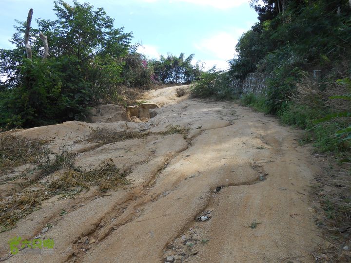 20130105--三亚福万岭山地骑行--大坡度碎石路DSCN2968