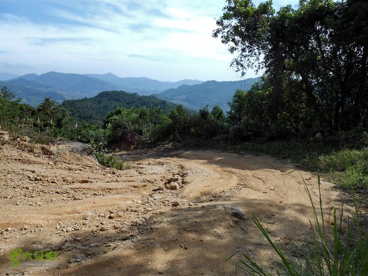 20130105--三亚福万岭山地骑行--大坡度碎石路DSCN2989