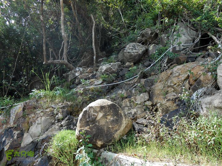 20130105--三亚福万岭山地骑行--大坡度碎石路DSCN2988