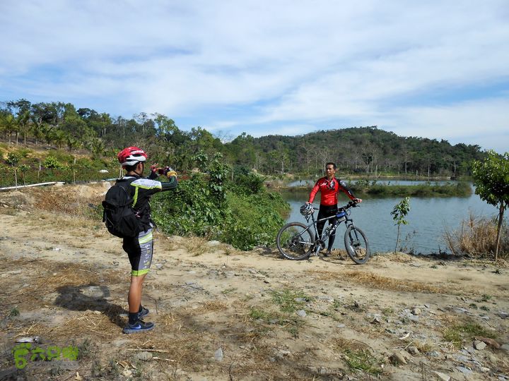 20130105--三亚福万岭山地骑行--大坡度碎石路DSCN2998