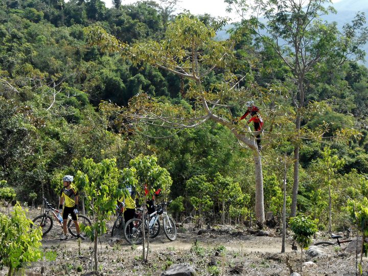 20130105--三亚福万岭山地骑行--大坡度碎石路DSCN3001