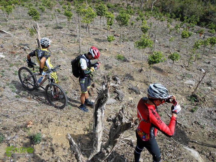 20130105--三亚福万岭山地骑行--大坡度碎石路DSCN3009