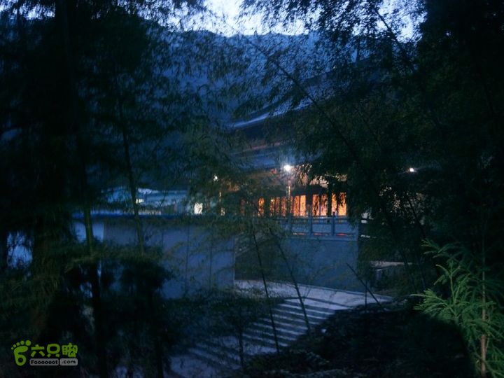 湖州安吉东西天目一日七尖极限徒步穿越～湖州暴走军团半山腰的寺庙