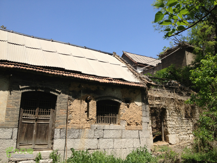 田庄水库土峪村废旧的房屋