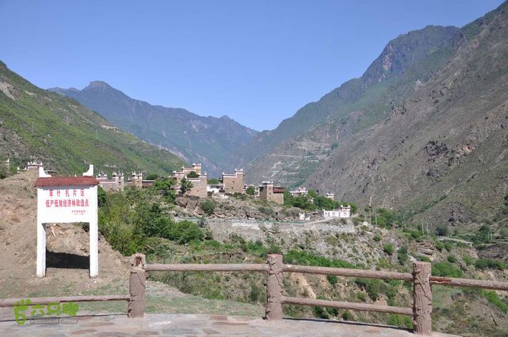 7车8人莫斯卡6日游调整大小 在路上5