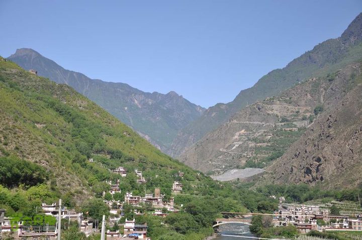 7车8人莫斯卡6日游调整大小 漂亮的村落3