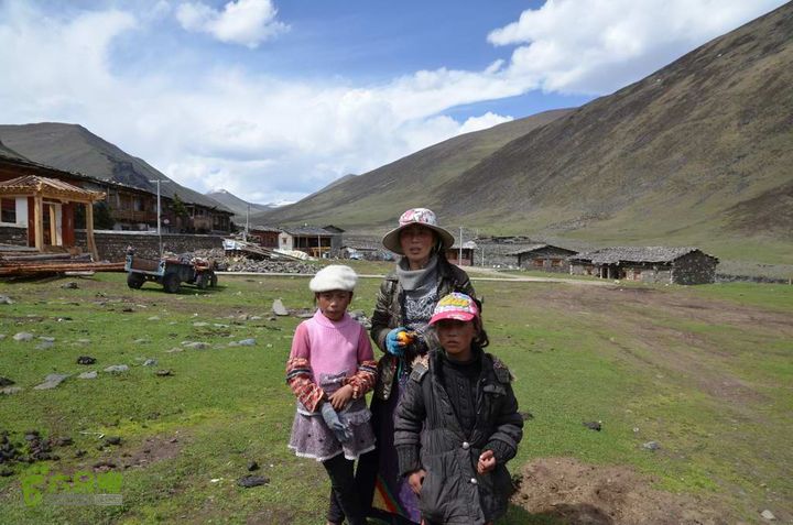 7车8人莫斯卡6日游莫斯卡村民