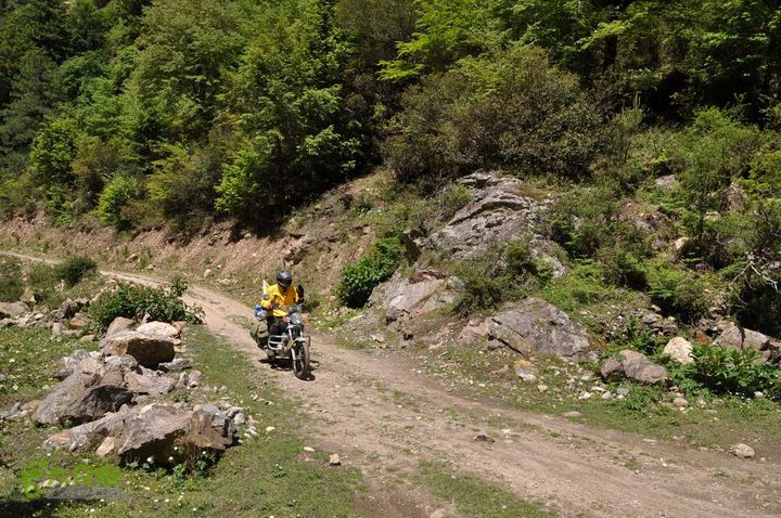 7车8人莫斯卡6日游在路上10