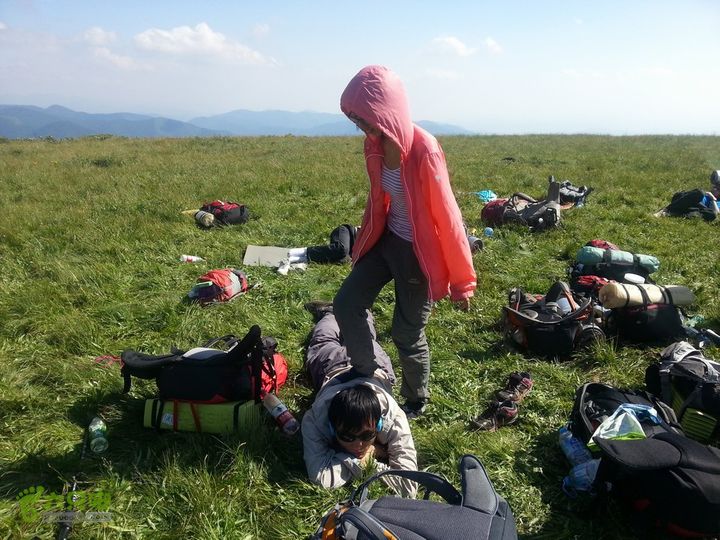 绿野网团建活动-老栅子村-东猴顶-孤石牧场穿越这是泰式按摩？