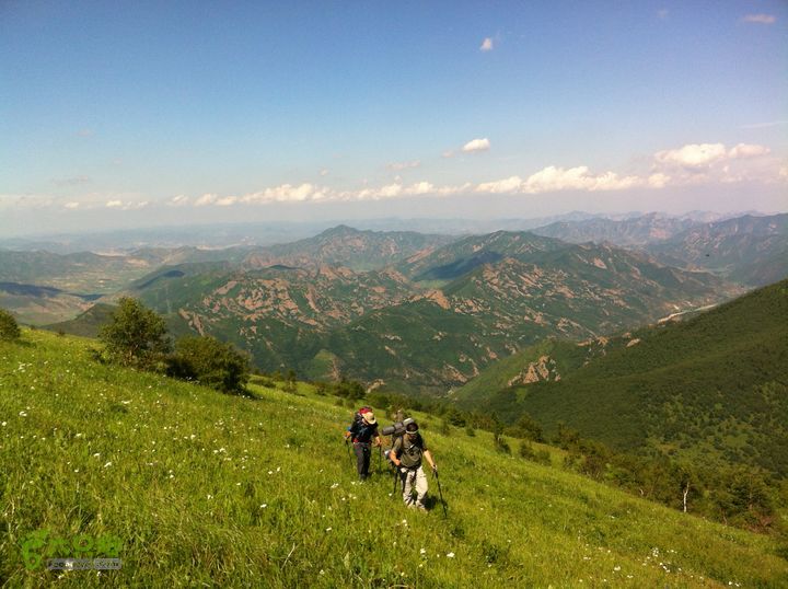 绿野网团建活动-老栅子村-东猴顶-孤石牧场穿越艰难的爬坡