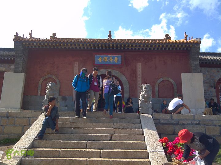 鸿门岩-东-北-中台-八功德水-狮子窝-金阁寺-南台-佛母洞南台普济寺大门