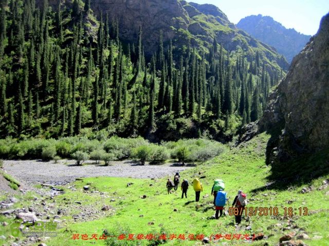 狼塔C+V，200Km，11days（我们队伍用时九天九夜）尔特兰塔河边，阿龙摄