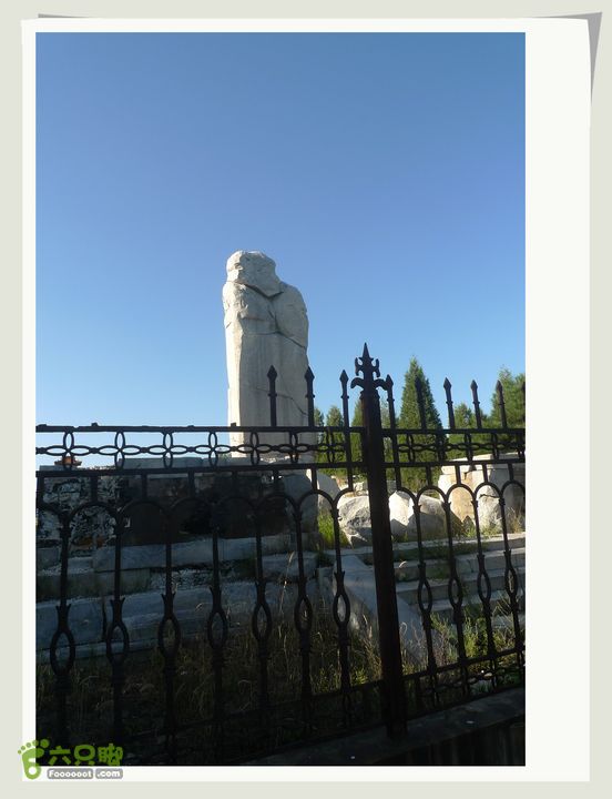 20130817游清东陵碑亭已毁，碑身已破~