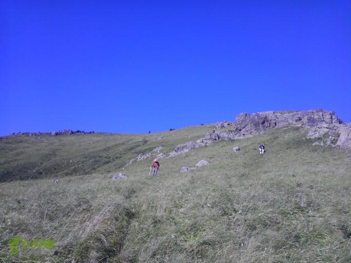 范家坡一南灵一西灵一南灵一蓬勃矿一池涧村下山途中回望