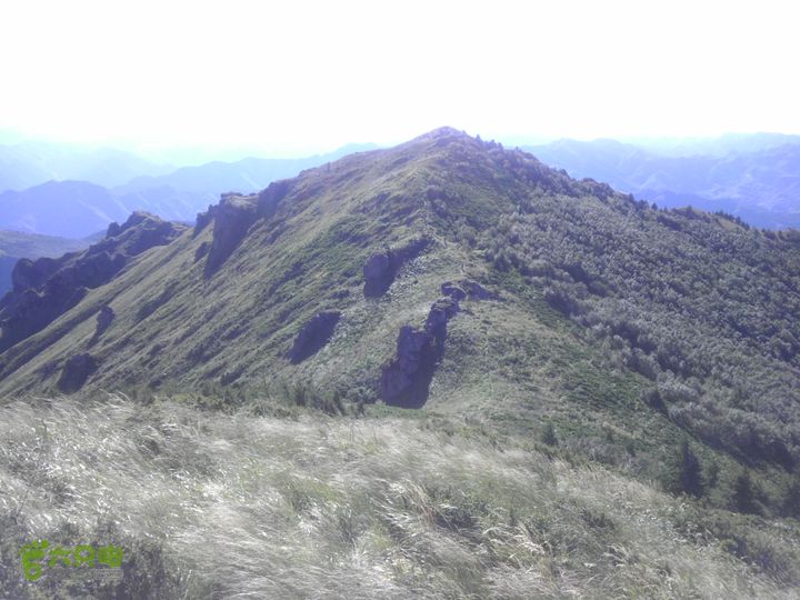 范家坡一南灵一西灵一南灵一蓬勃矿一池涧村下山途中的山脊