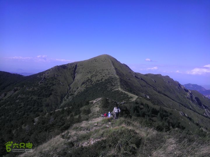 范家坡一南灵一西灵一南灵一蓬勃矿一池涧村下山途中回望最高峰