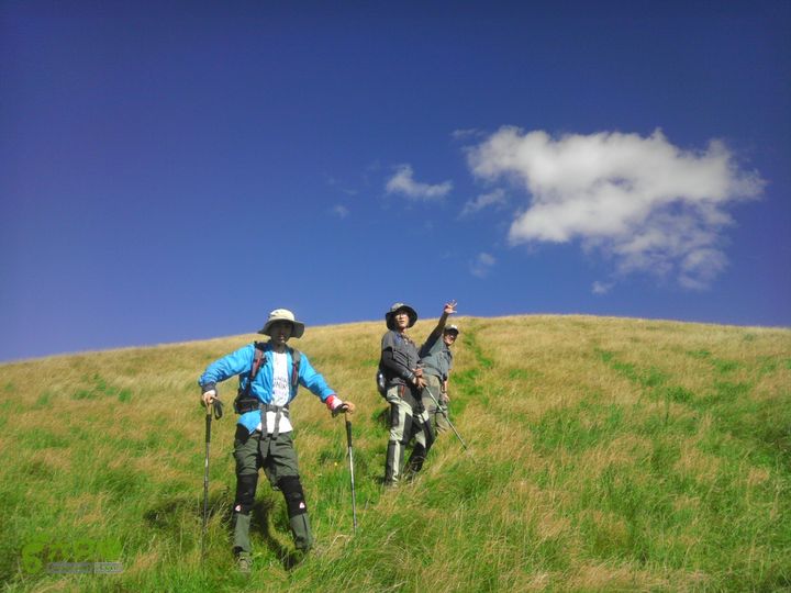 范家坡一南灵一西灵一南灵一蓬勃矿一池涧村最高峰下的队友
