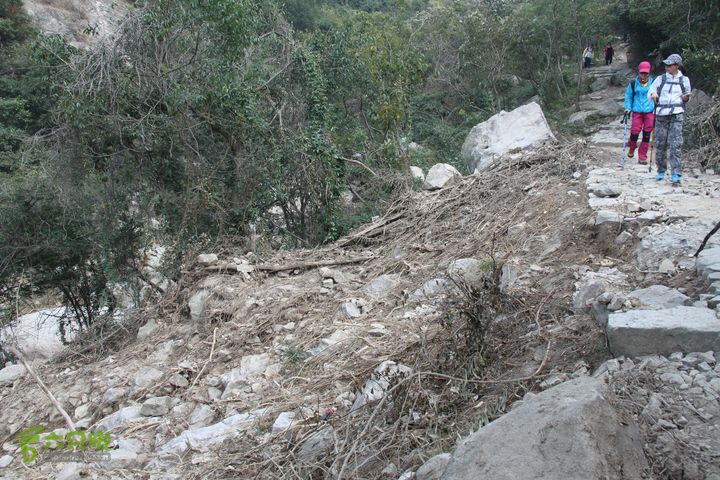 20131026宁波慈溪栲栳山东峰西峰登顶10公里环线29经过塌方路段