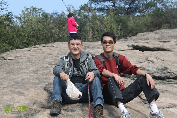 20131026宁波慈溪栲栳山东峰西峰登顶10公里环线24石上小憩