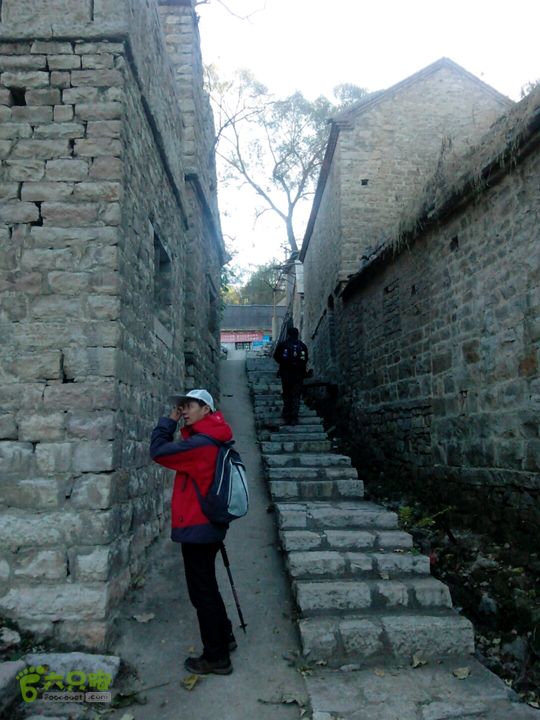 卧铺——三界碑——镇门峪——西厢——卧铺2013-11-07 08:10:00