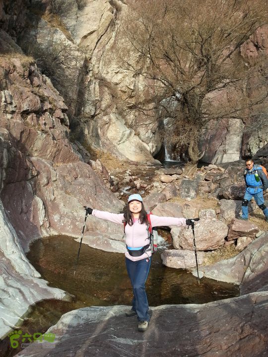 包头九峰山背锅沟-第二瀑布-垭口-黄油沟到达第二瀑布之我