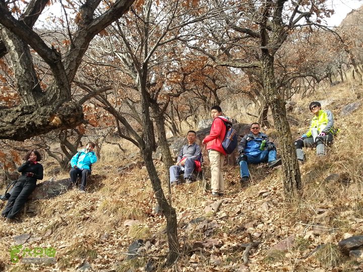 包头九峰山背锅沟-第二瀑布-垭口-黄油沟队友休憩
