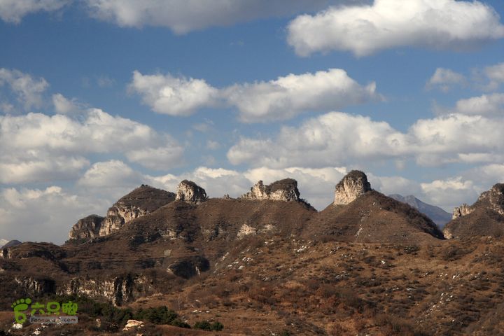 斗圈~北梯~五眼井~斗圈，小环穿突兀的山岩