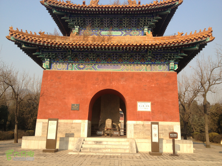 十三陵之大明王朝追忆穆宗 昭陵（明十二皇帝朱载垕及三位皇后，＂隆庆议合＂促使蒙汉两族不再开战。开放景点之一。