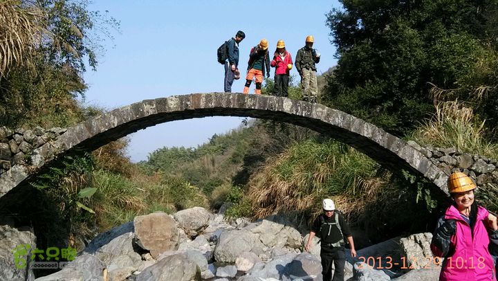 永泰岭路乡凤落村－荷溪－岭路乡叶洋村溯溪穿越2013-12-29 10:18:13